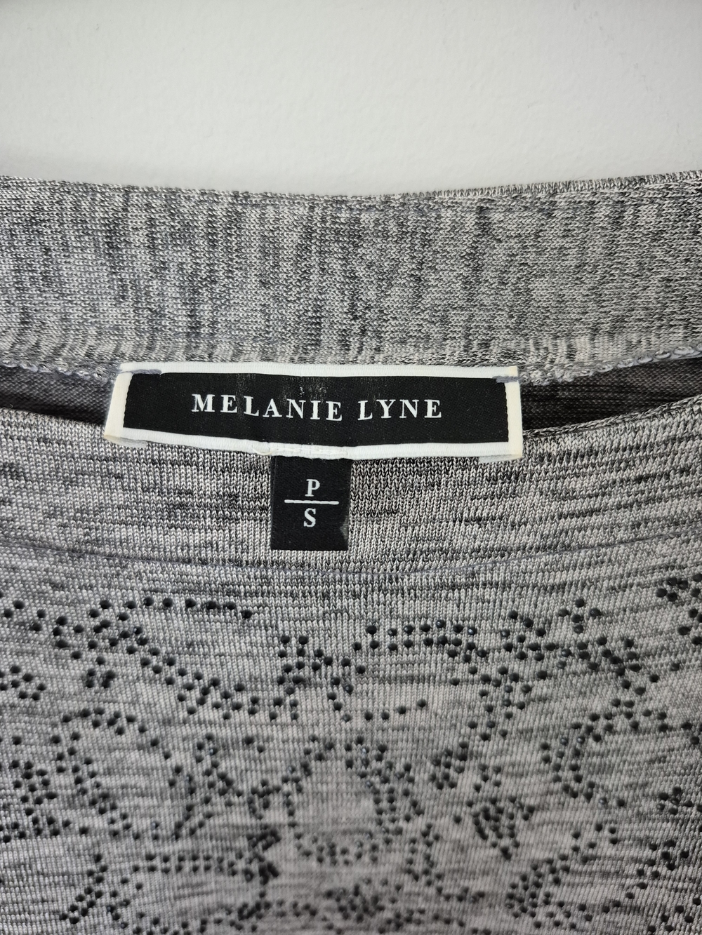 Melanie Lyne Gray Knit Casual Top Embellished Detail Small - Picture 7 of 8